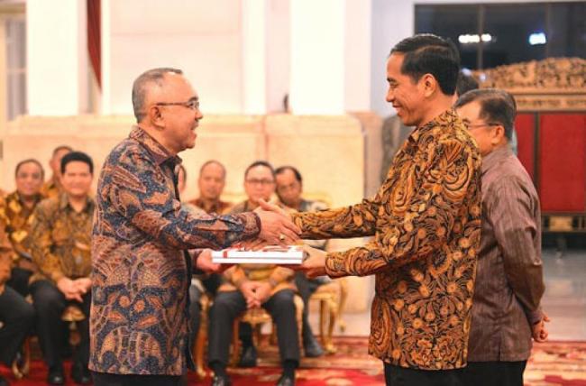Plt Gubri Arsyadjuliandi Rahman Terima DIPA Riau 2016 Sebesar Rp21 Triliun